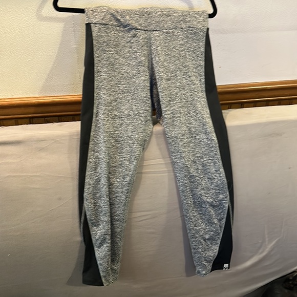 Active wear - Picture 2 of 2